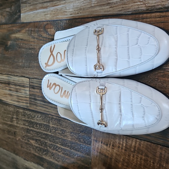 Sam Edelman Women's Light Gray Croc-Embossed Slip On Loafers. Size 8 - Picture 2 of 9